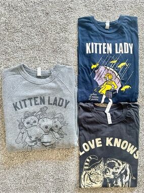 ✨ Kitten Lady Graphic Tee and Sweatshirt Bundle Size Medium ✨